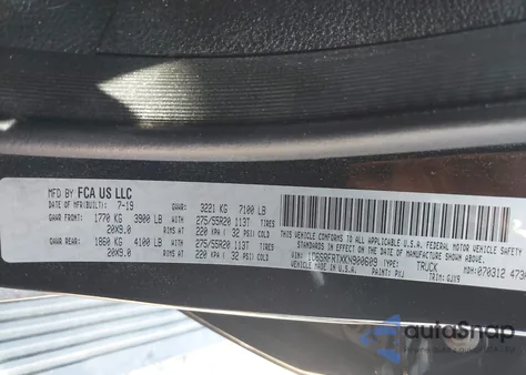 2019 Ram 1500 Laramie 4X4 6'4 Box z USA, uszkodzony, nr VIN 1C6SRFRTXKN900609